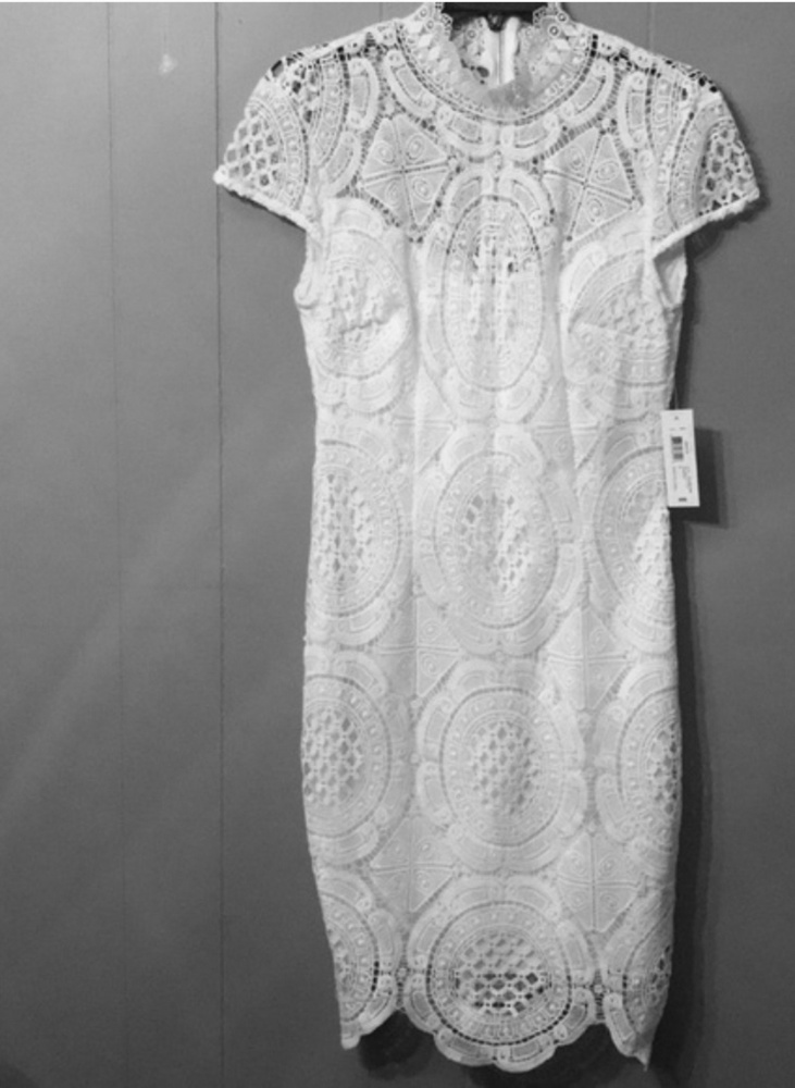 Bisou Bisou White Lace Dress w/Cap Sleeves